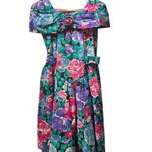 Vintage 80’s Floral Off-Shoulder Dress 100% cotton with crinoline like new